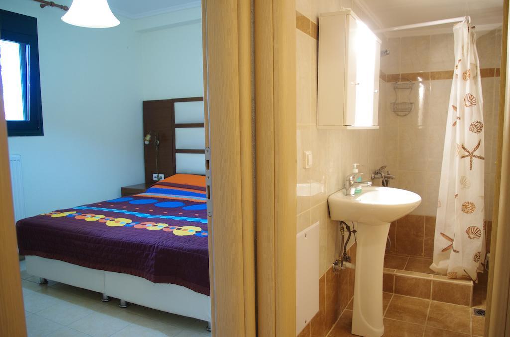 Elena Apartments 아스프로발타 객실 사진